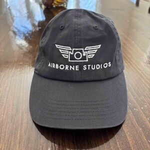 Mens Ballcap. Airborne Studios